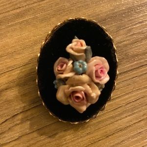 Vintage black Oval brooch pin